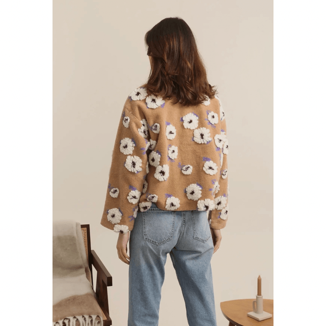 Veste courte à fleurs 