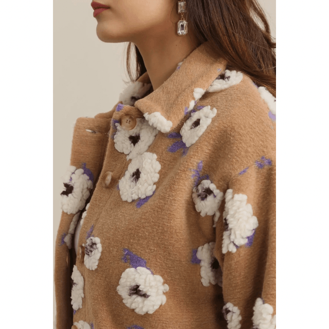 Veste courte à fleurs 