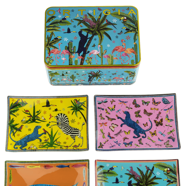 Boîte avec 4 assiettes en verre 